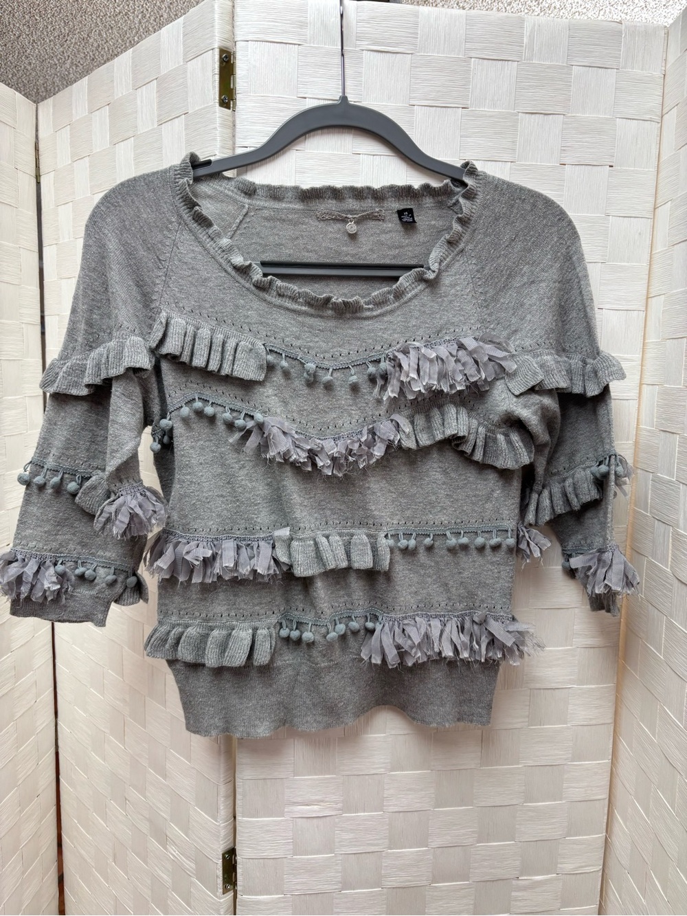 Anthropologie knitted & knotted gray sweater - XS